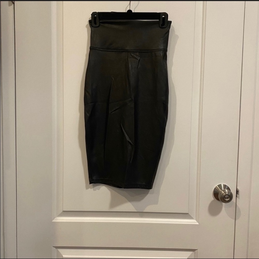 Spanx Faux Leather Pencil Skirt - Picture 4 of 5